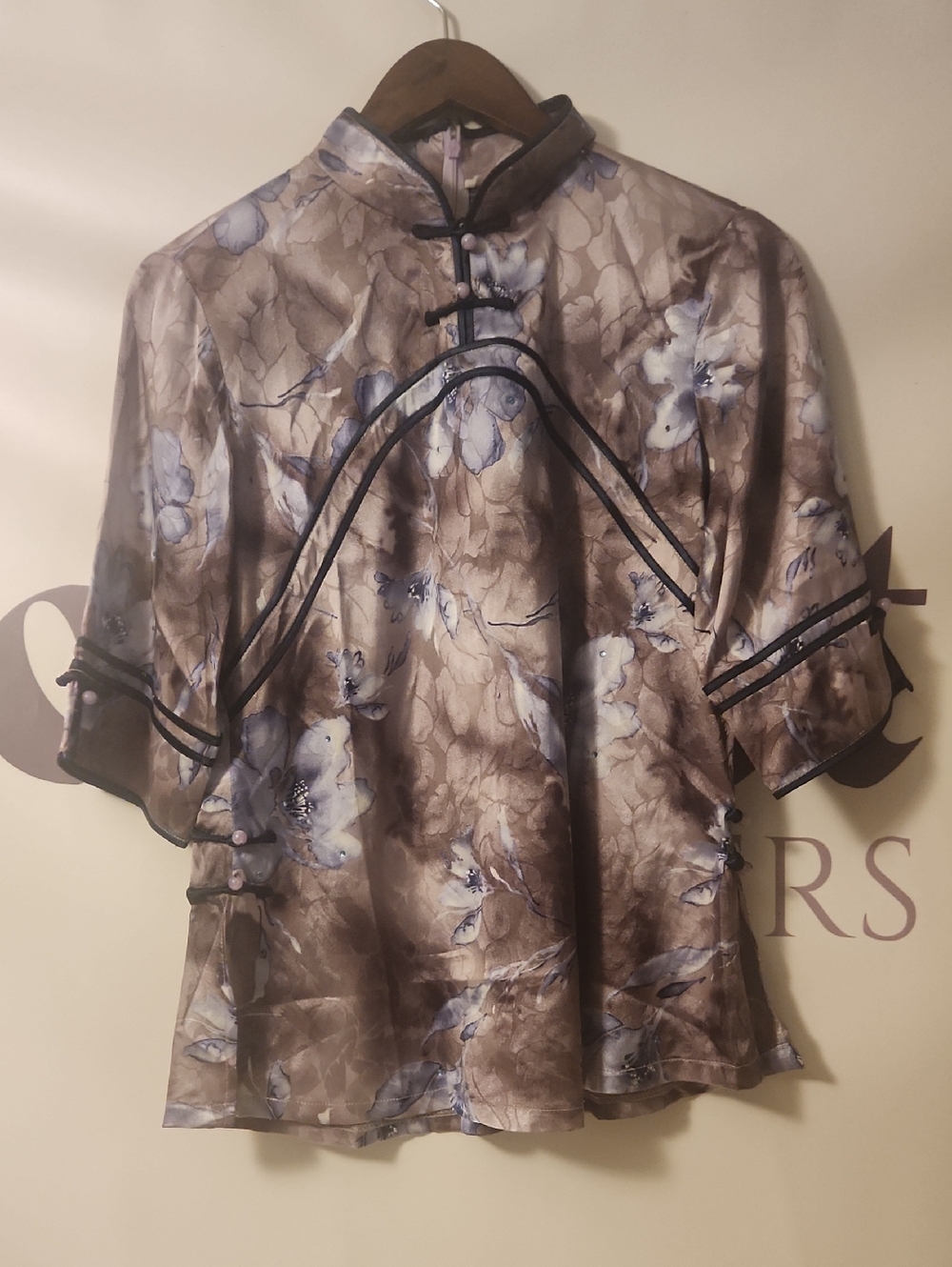 Traditional-Inspired Floral Satin Top in Brown and Blue
